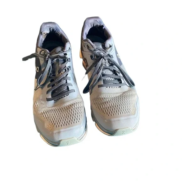 On Helion cloudtec(womens 10.5) - Picture 2 of 4